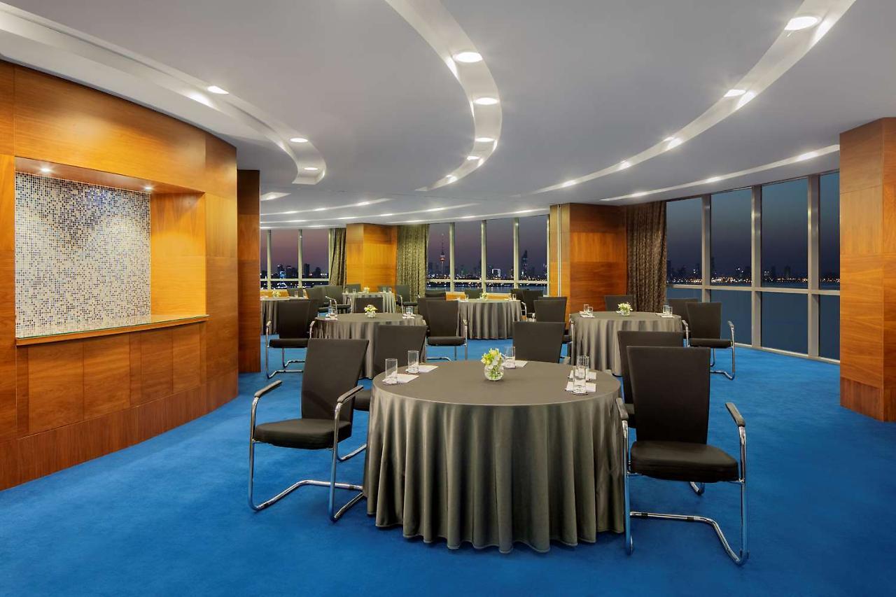 Symphony Style Hotel Kuwait Salmiya Exteriör bild Meeting room