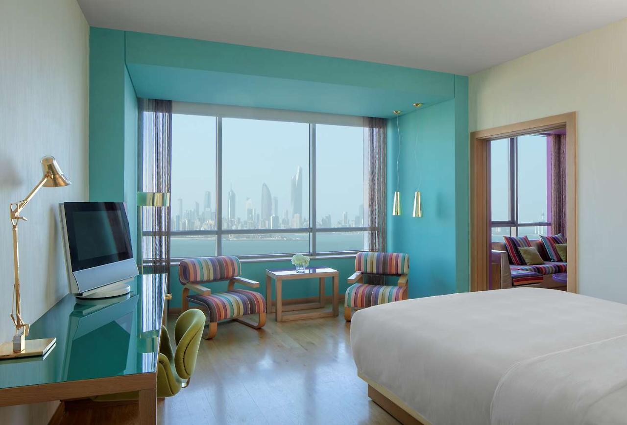 Symphony Style Hotel Kuwait Salmiya Exteriör bild A room at the hotel