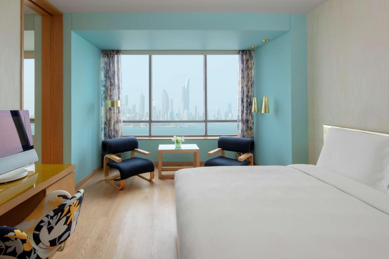 Symphony Style Hotel Kuwait Salmiya Exteriör bild A room at the hotel