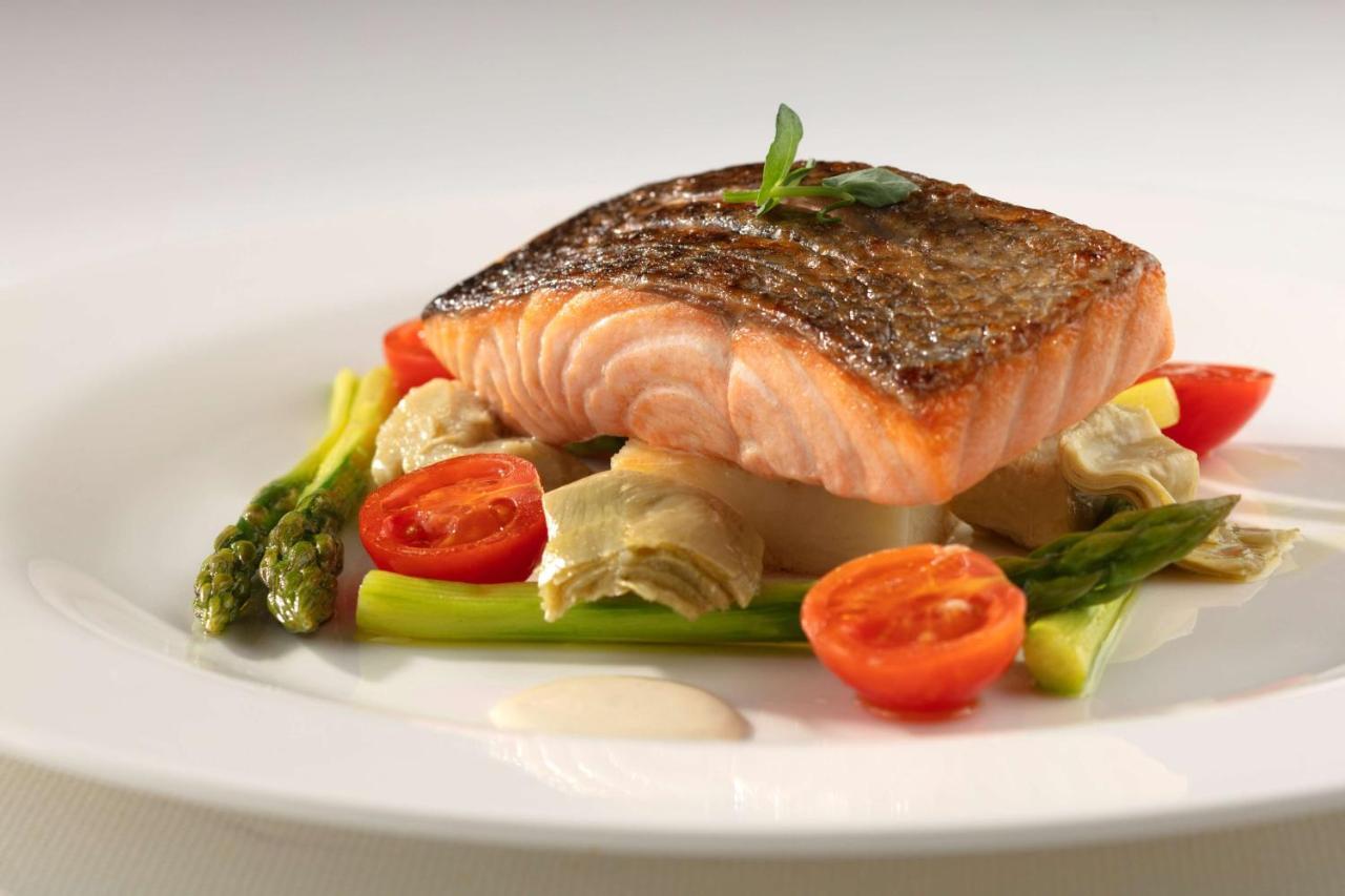 Symphony Style Hotel Kuwait Salmiya Exteriör bild Salmon