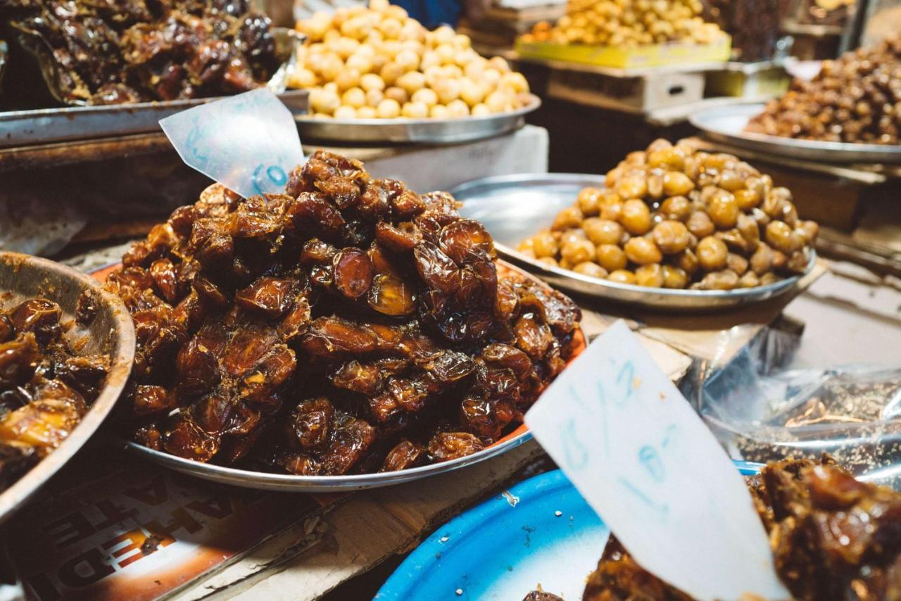 Symphony Style Hotel Kuwait Salmiya Exteriör bild Dried figs