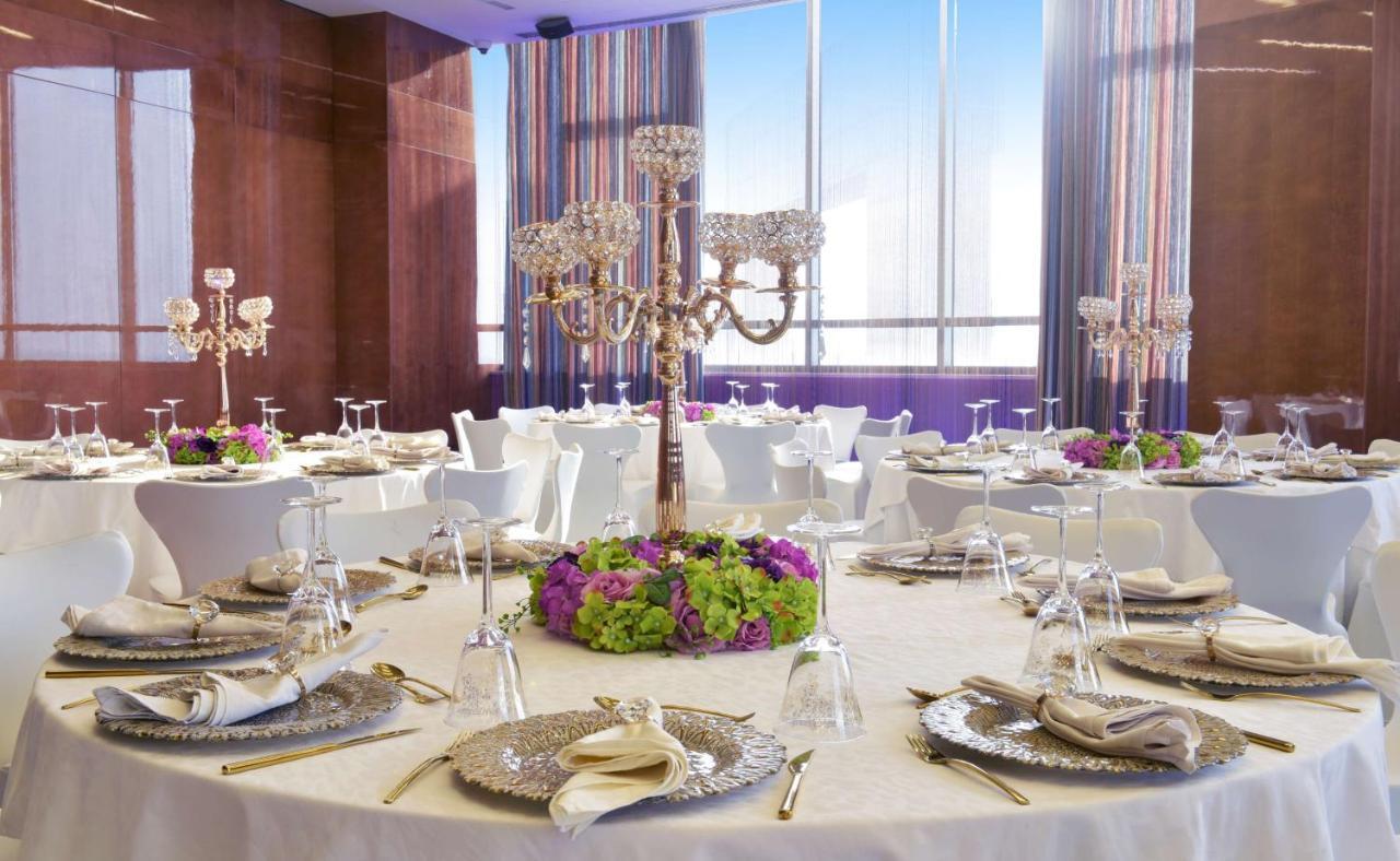 Symphony Style Hotel Kuwait Salmiya Exteriör bild The ballroom at the hotel